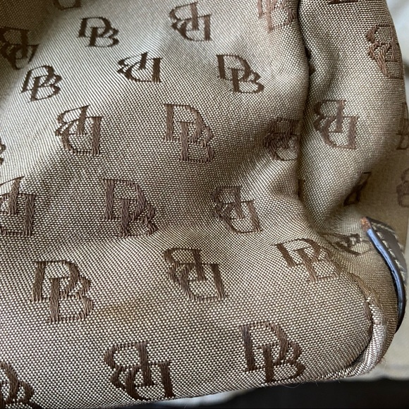 Large Dooney & Bourke Tote - Picture 8 of 9
